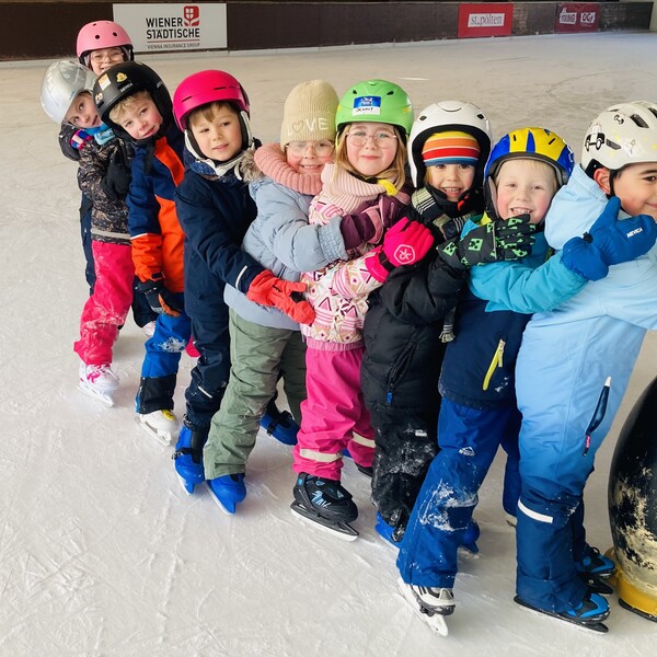 Eissternchen für die Kinder der !Biku Villa St. Pölten